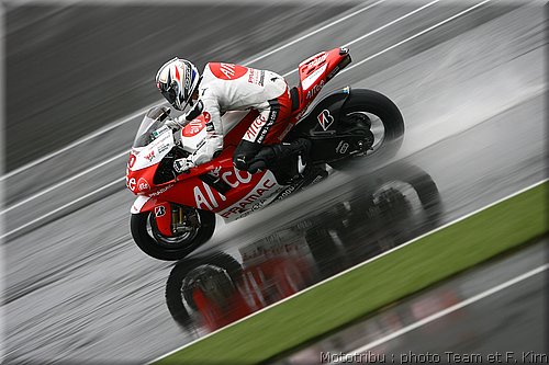 motogp_guintoli_09.jpg