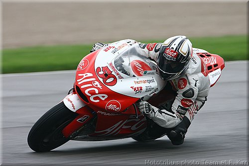 motogp_guintoli_10.jpg