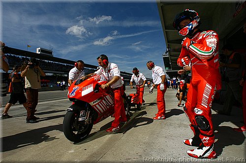 motogp_stoner_11.jpg