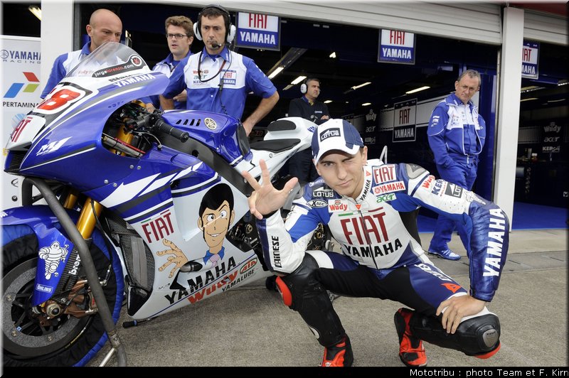 motogp_lorenzo_12