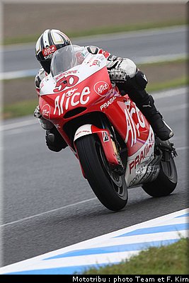 motogp_guintoli_08.jpg
