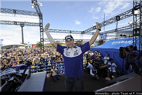 motogp_lorenzo_07.jpg