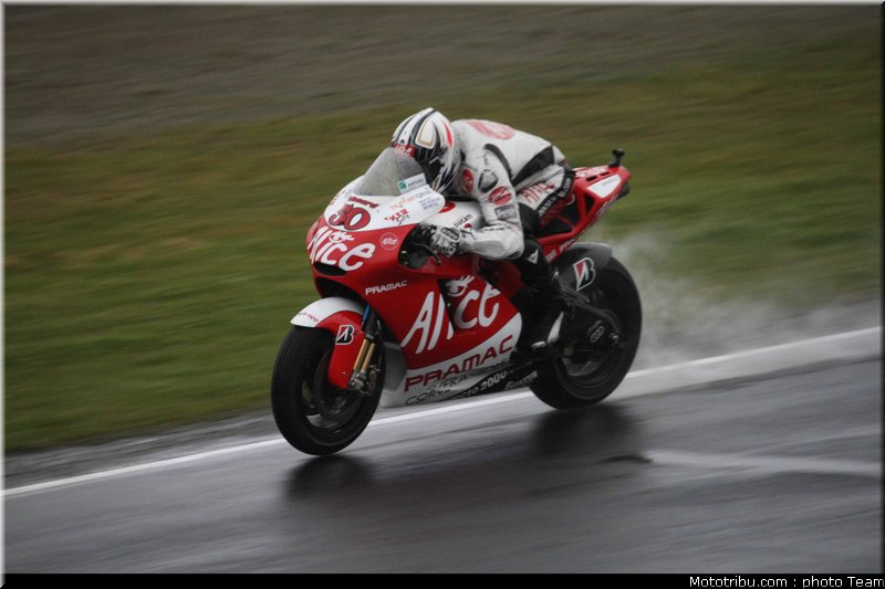 motogp_guintoli_01