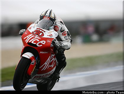 motogp_guintoli_02.jpg