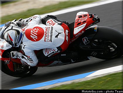 motogp_guintoli_03.jpg