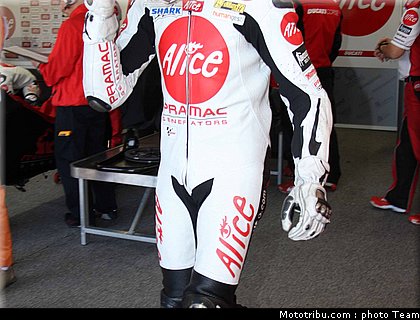 motogp_guintoli_07.jpg