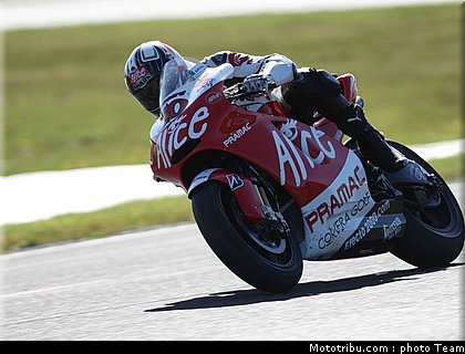 motogp_guintoli_12.jpg