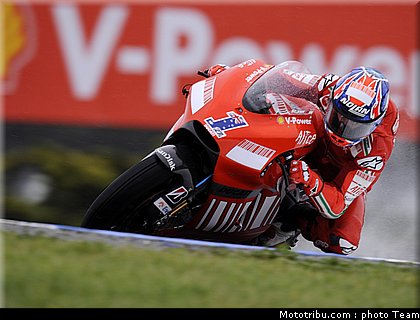 motogp_stoner_10.jpg