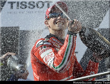 motogp_stoner_15.jpg