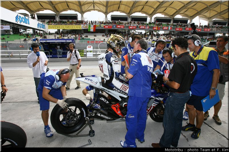 motogp_lorenzo_02
