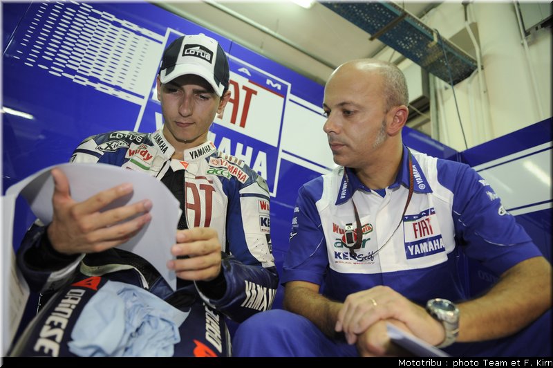 motogp_lorenzo_12