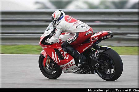 motogp_guintoli_8.jpg