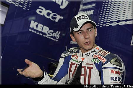 motogp_lorenzo_11.jpg