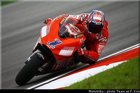 motogp_stoner_10.jpg