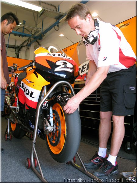 pedrosa-test-bridgestone_08