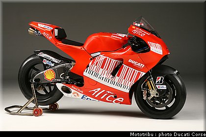 team_ducati2009_005.jpg