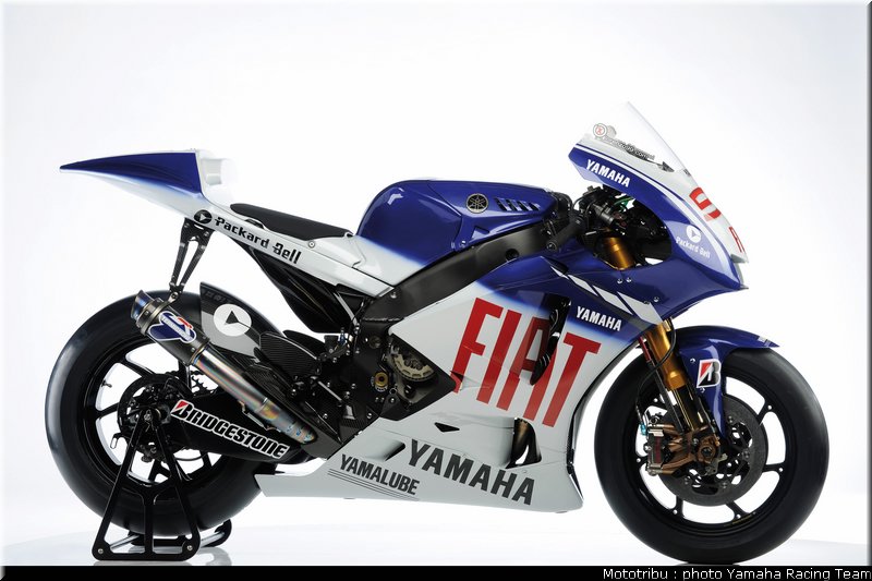 027_yamaha_m1_lorenzo_4