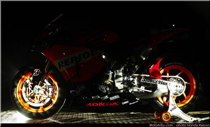 honda_repsol_hrc_motogp_2010_008