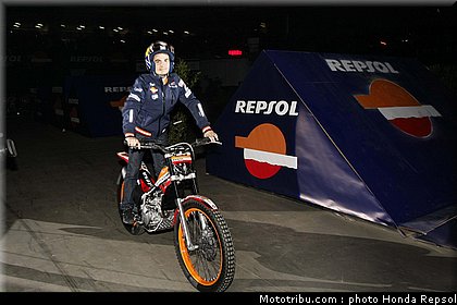 honda_repsol_hrc_motogp_2010_007.jpg