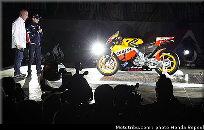 honda_repsol_hrc_motogp_2010_011.JPG