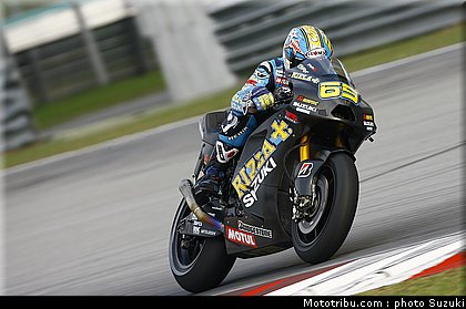 suzuki_gsvr_2010_006.jpg