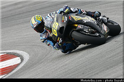 suzuki_gsvr_2010_007.jpg