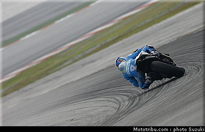 suzuki_gsvr_2010_010.jpg