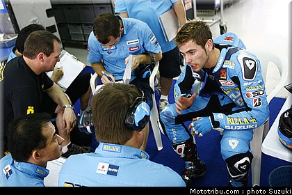 suzuki_gsvr_2010_015.jpg