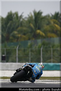 suzuki_gsvr_2010_023.jpg