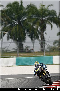 suzuki_gsvr_2010_025.jpg