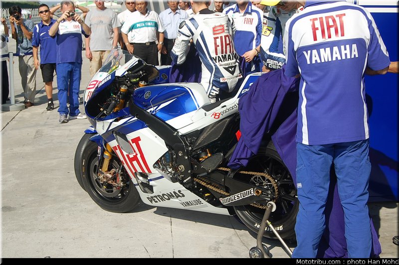 yamaha_team_launch_sepang_2010_011