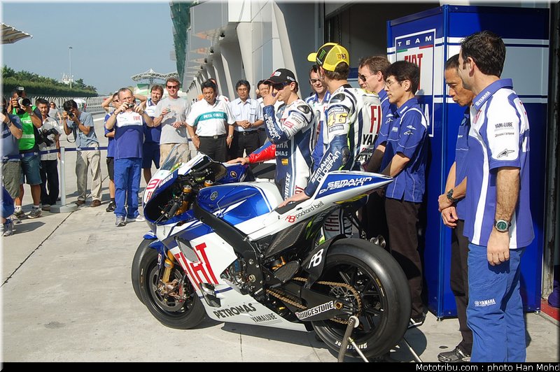 yamaha_team_launch_sepang_2010_013