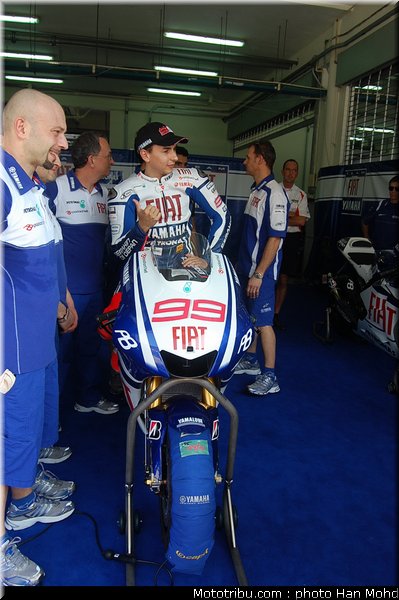 yamaha_team_launch_sepang_2010_026