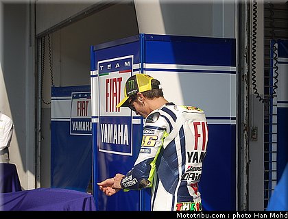 yamaha_team_launch_sepang_2010_005.JPG