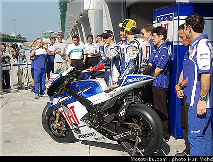 yamaha_team_launch_sepang_2010_013.JPG