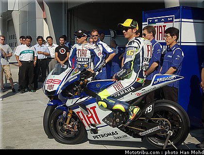 yamaha_team_launch_sepang_2010_014.JPG