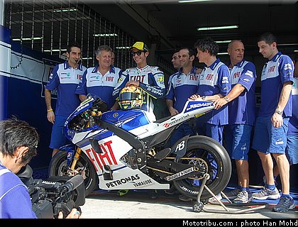 yamaha_team_launch_sepang_2010_021.JPG