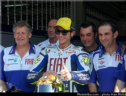 yamaha_team_launch_sepang_2010_022.JPG