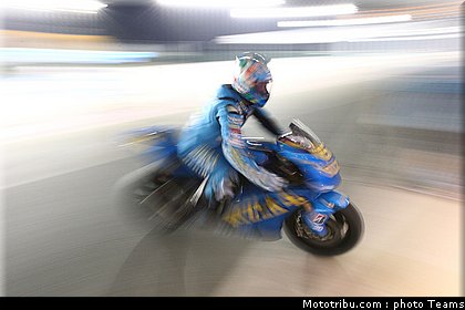 capirossi_01_test_qatar_2010.jpg