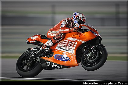 stoner_13_test_qatar_2010.jpg