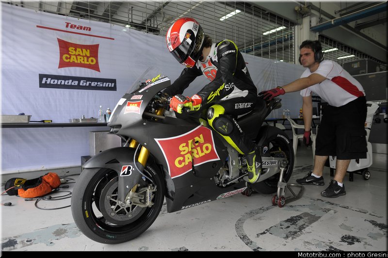 simoncelli_005_motogp_2010_test_sepang1