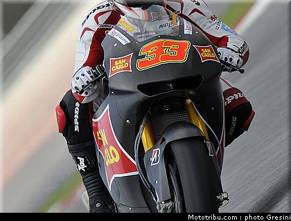 melandri_010_motogp_2010_test sepang1.jpg