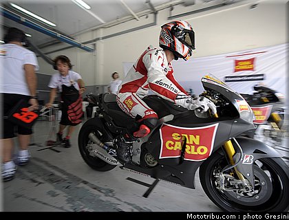 melandri_016_motogp_2010_test sepang1.jpg