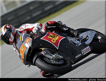 melandri_024_motogp_2010_test sepang1.jpg