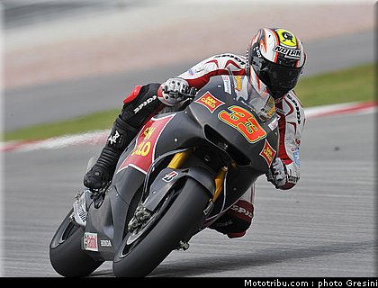 melandri_036_motogp_2010_test sepang1.jpg