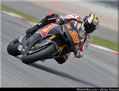 melandri_037_motogp_2010_test sepang1.jpg