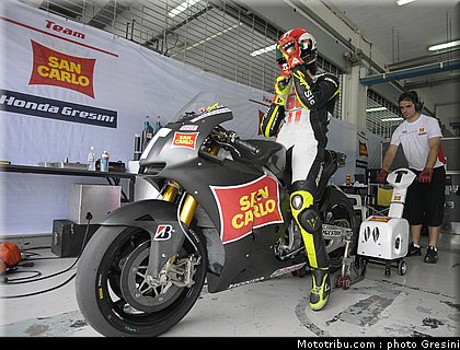 simoncelli_004_motogp_2010_test_sepang1.jpg