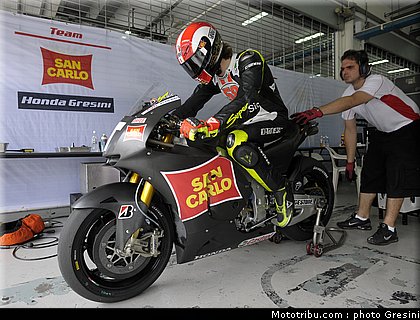simoncelli_005_motogp_2010_test_sepang1.jpg