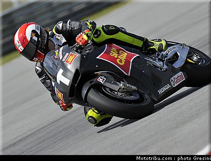 simoncelli_017_motogp_2010_test_sepang1.jpg