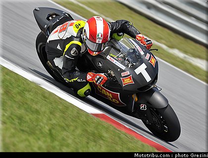 simoncelli_020_motogp_2010_test_sepang1.jpg